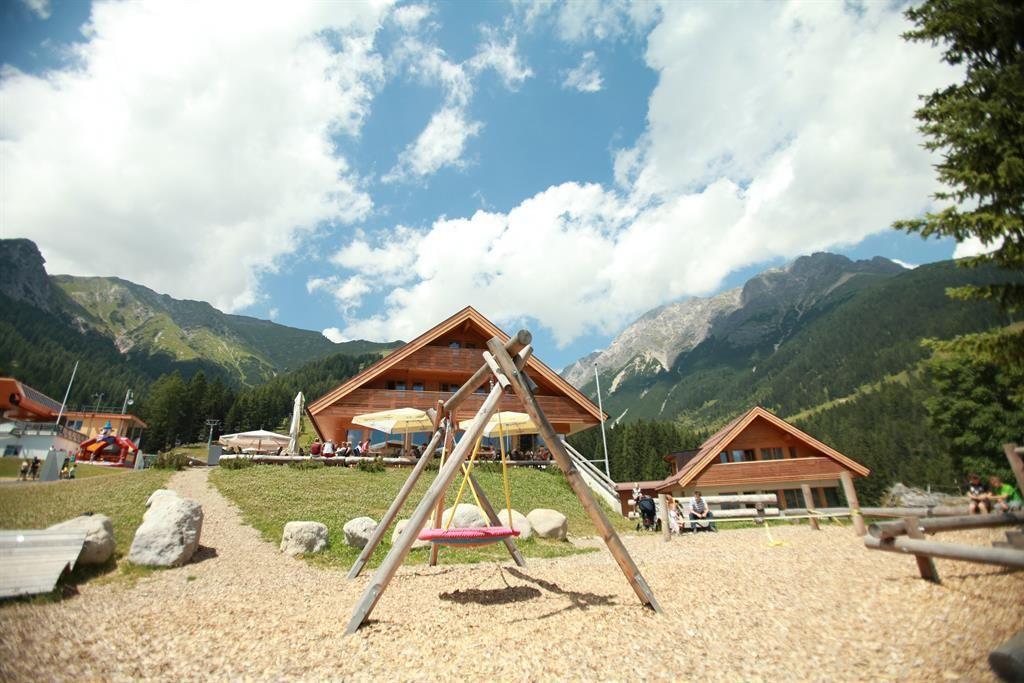 U-Alm Außenansicht Sommer