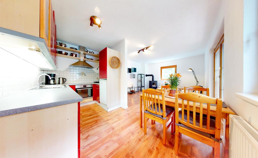 Ferienwohnung-Kathrin-Huben-Wohnzimmer-Kueche-1