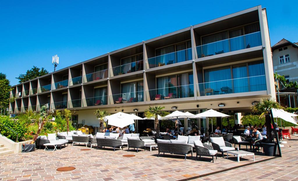 Außenansicht Sommer Hotel Rocket Rooms Velden