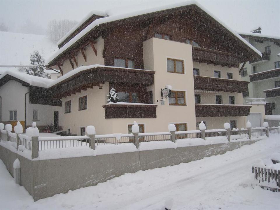 Winterbild_Haus_Birgit