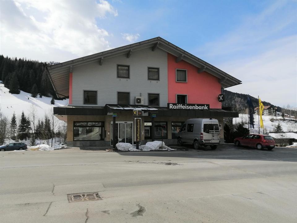 Raiffeisenbank & V&V Versicherung