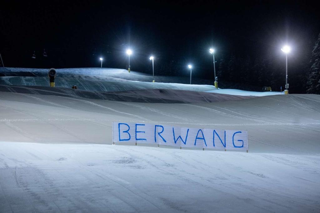 TVB Skishow 02.jpg
