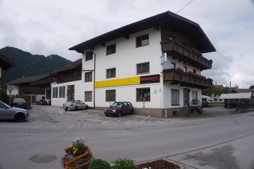 Hangar 8 - KFZ Mietwerkstatt