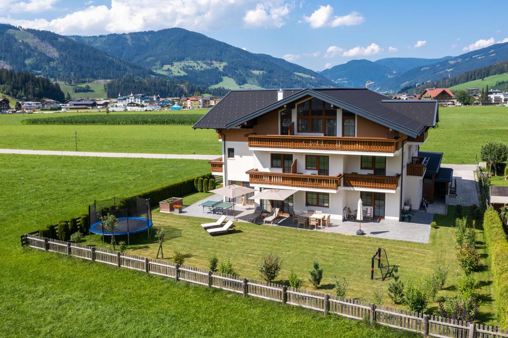 Haus mit Garten und Terrasse