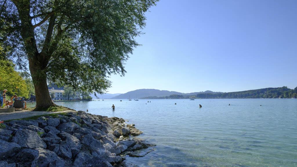 Naturbadeplatz Schlosspromenade in Schörfling am Attersee
