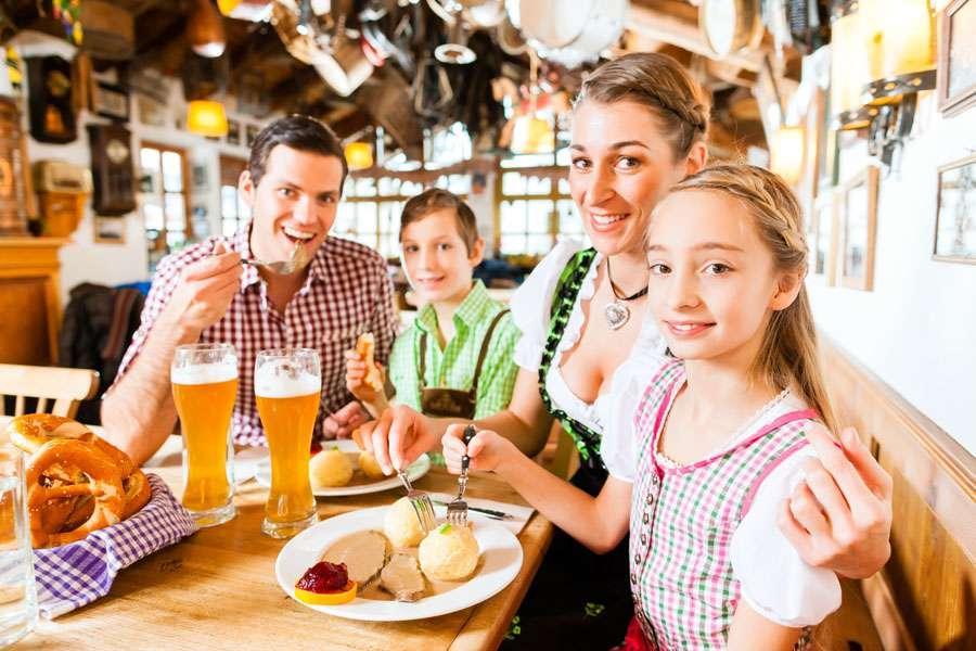 Familien Essen Solide Alm