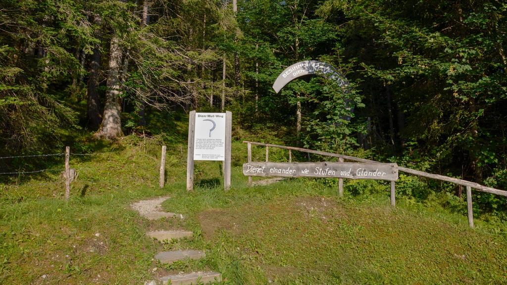 Start des Besinnungsweges - oberhalb des Parkplatzes