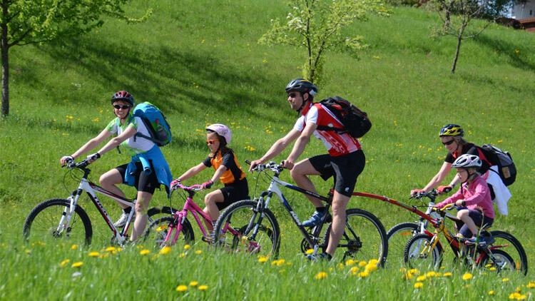Autofreier Raderlebnistag am Attersee