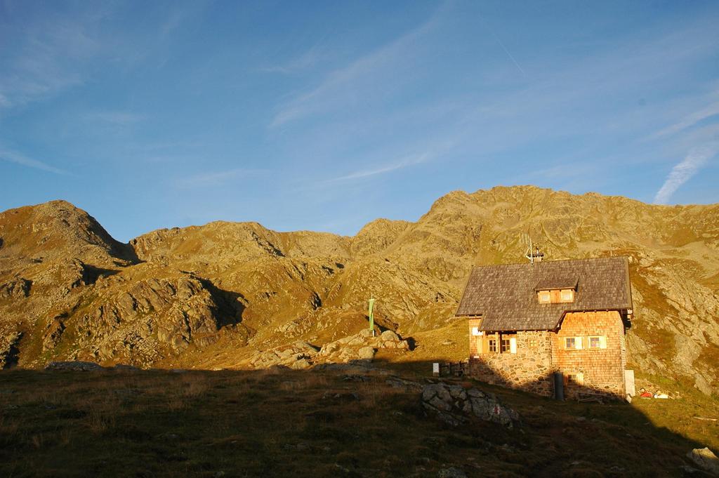 Hütte