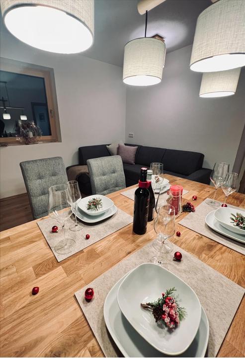 Zillertal_Kaltenbach_Ferienwohnung am Stein_Esstis