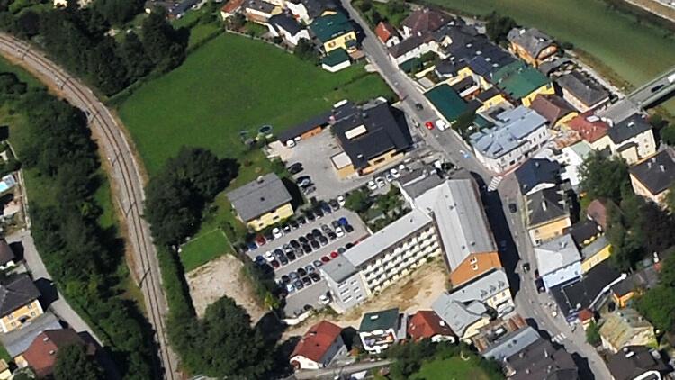 Luftbildaufnahme Dauerparkplatz Traunkai