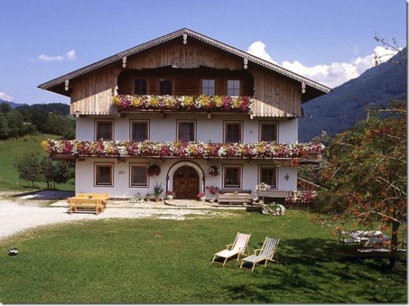 Außenansicht Untertaxbachbauer Sommer