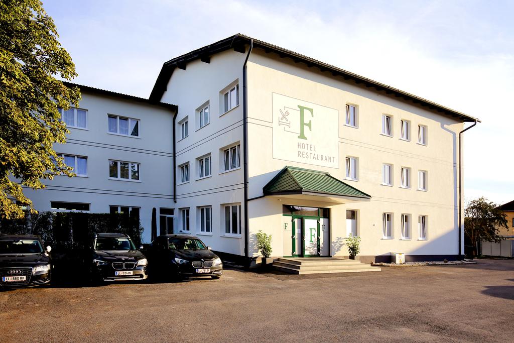 Außenansicht Haupteingang