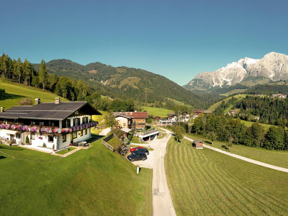 01-haus-rainer-sommer-lage_2048x1536px