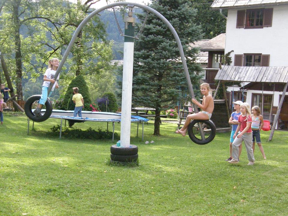 Spielplatz am Primusbergerhof läßt Kinderherzen höher schlagen