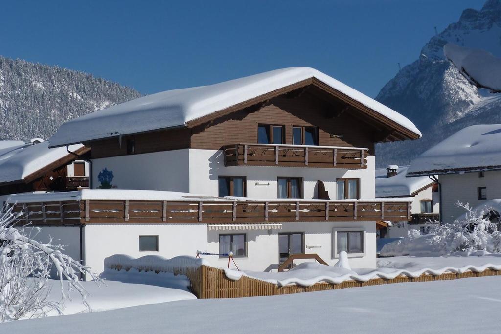 Haus Enzian im Winter