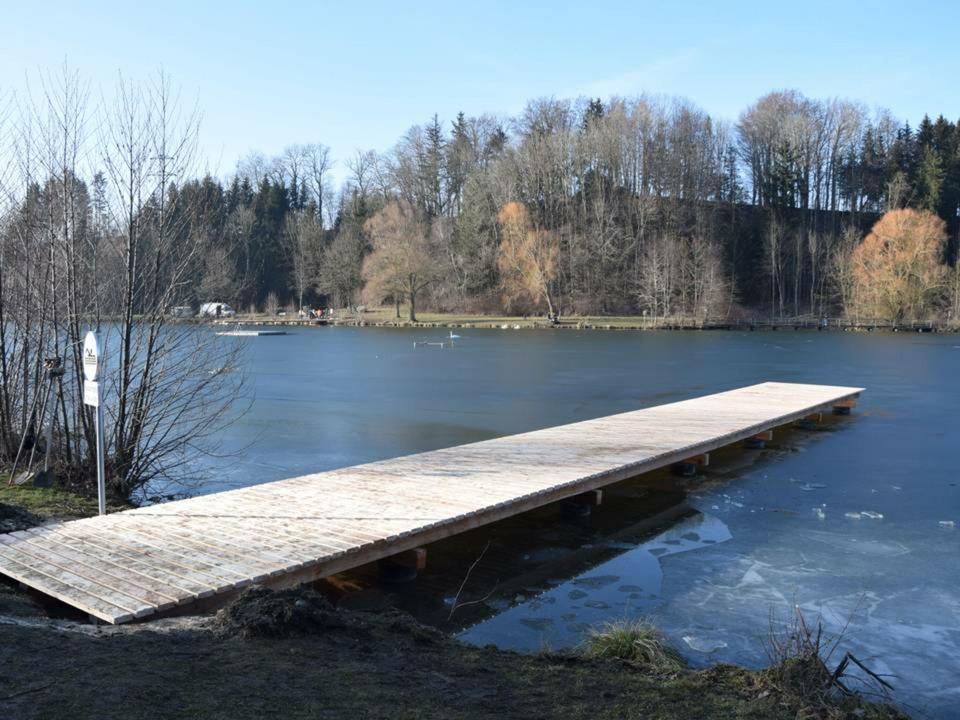 Steg Badesee Leithen