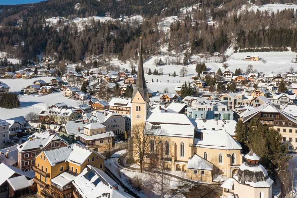 Pfarrkirche im Winter