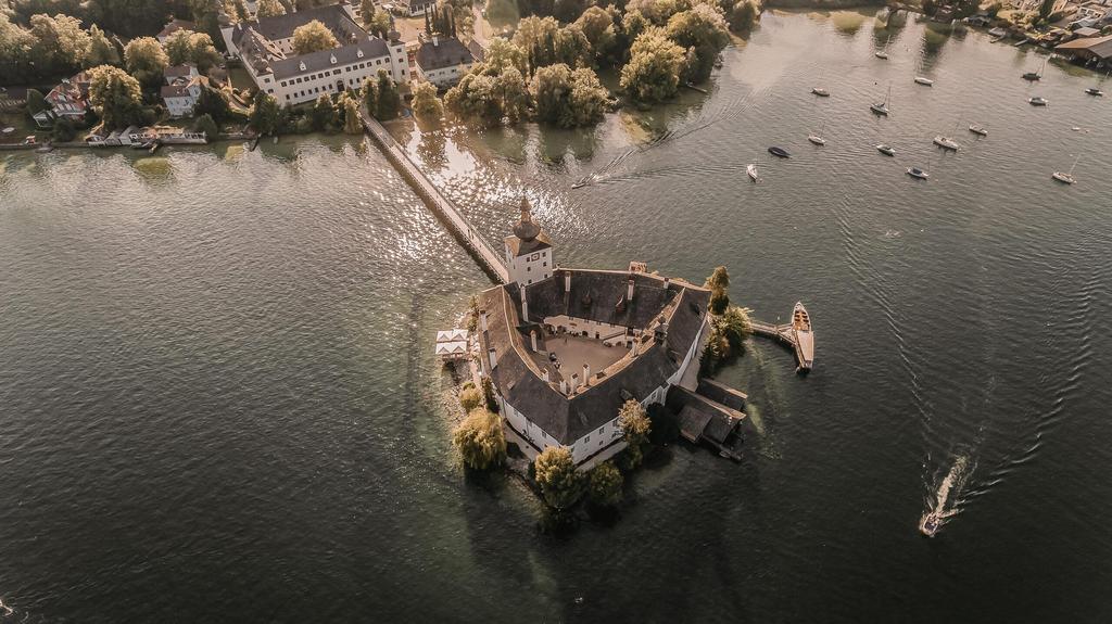 Schloss-Ort-AdobeStock-Luft-001-scaled