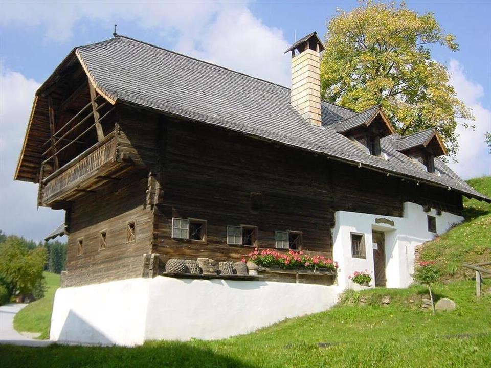 Rauchstubenhaus_Aussenansicht_Oststeiermark