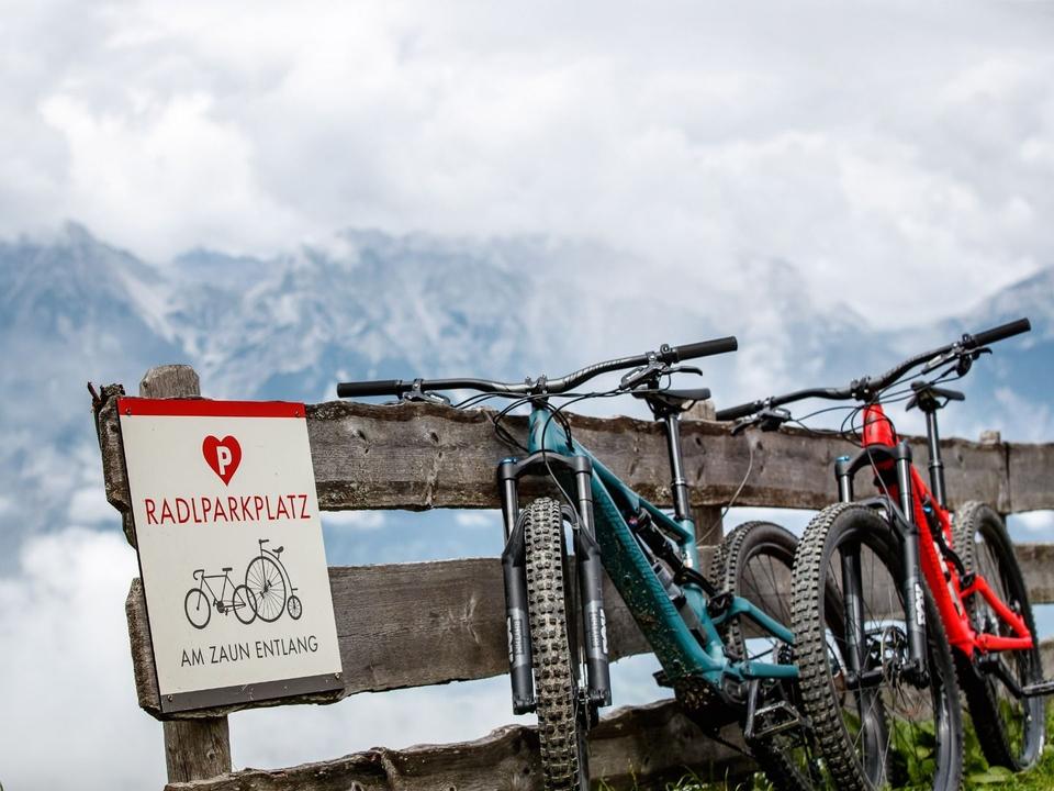 Radlparkplatz-Aldranser-Alm_1024x768px.jpg
