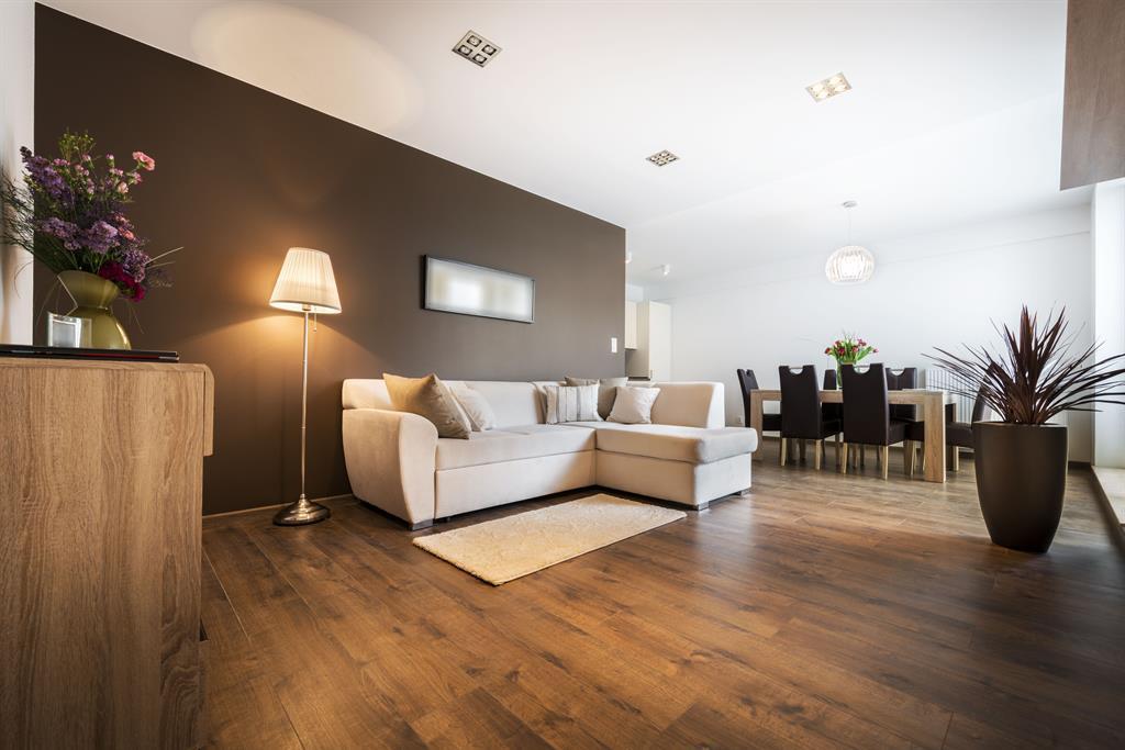 Neu! Wohnzimmer mit Essbereich