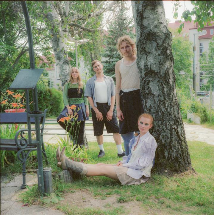 2025_Poolbar_GARDENS_2_c_LauraSpes.jpg