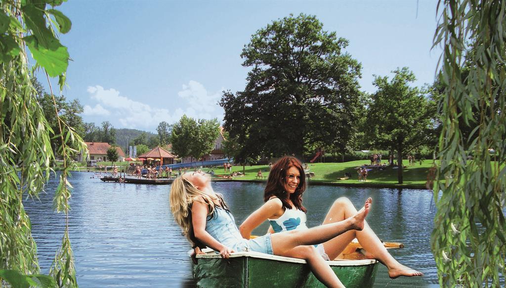 Beim Naturbadesee Gleinstätten den Sommer genießen