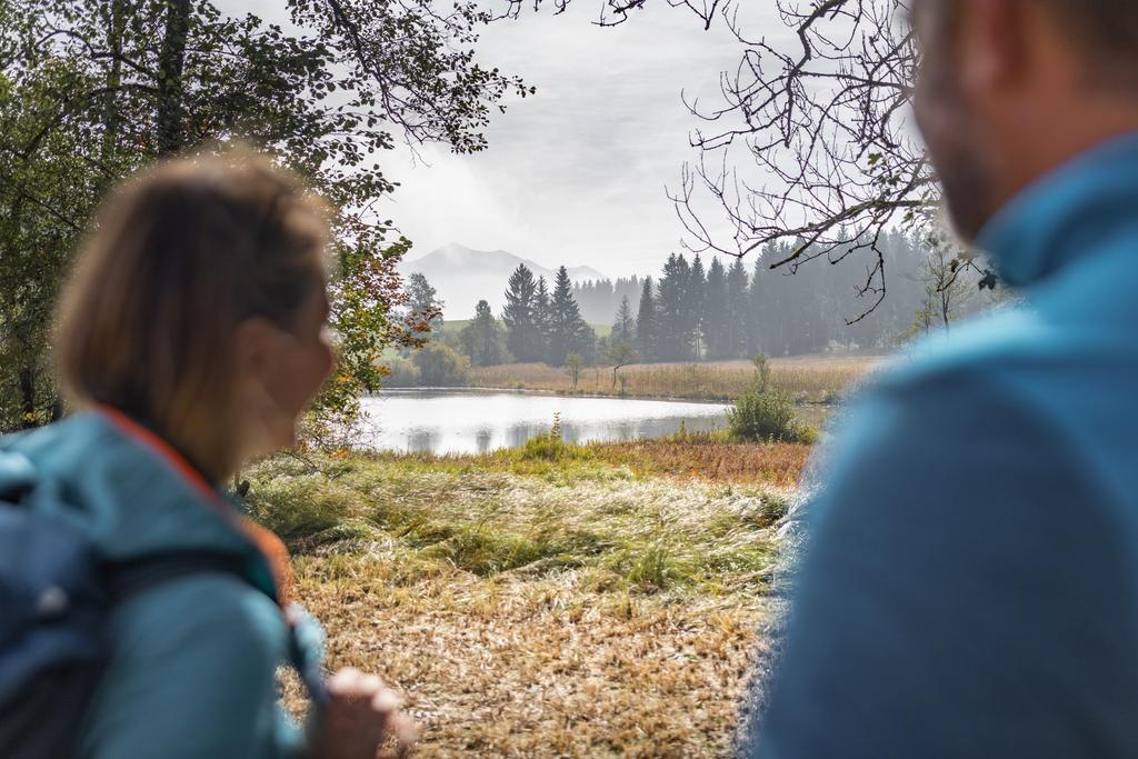 WandererEgelsee_OberoesterreichTourismusAtterseeAttergauMichaelGroessinger.jpg