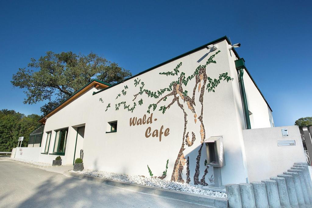 Wald Cafe außen