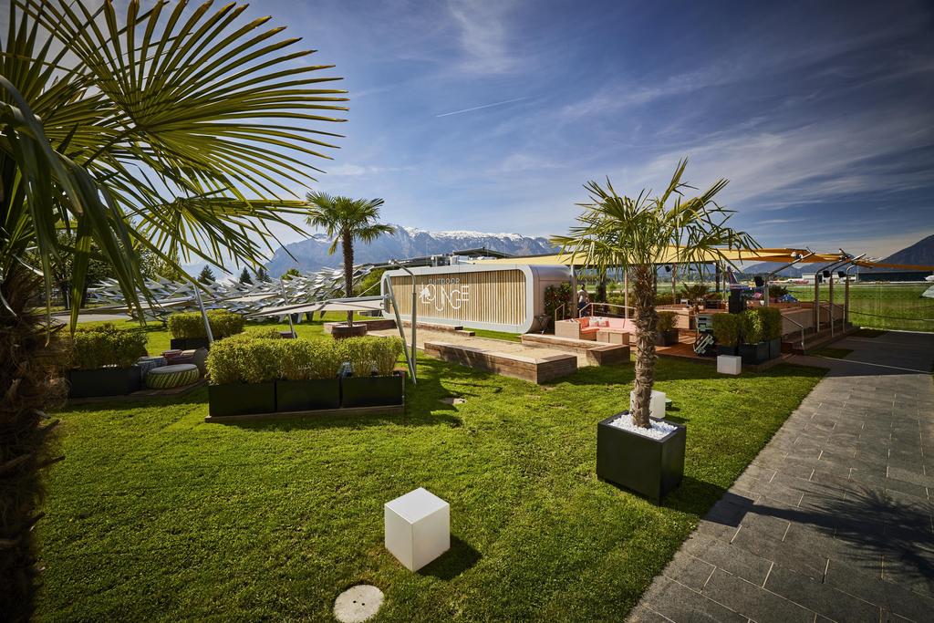 Outdoor Lounge