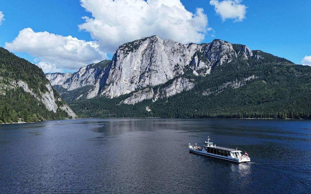 Schifffahrt, Altaussee, Schiff mit Trisselwand