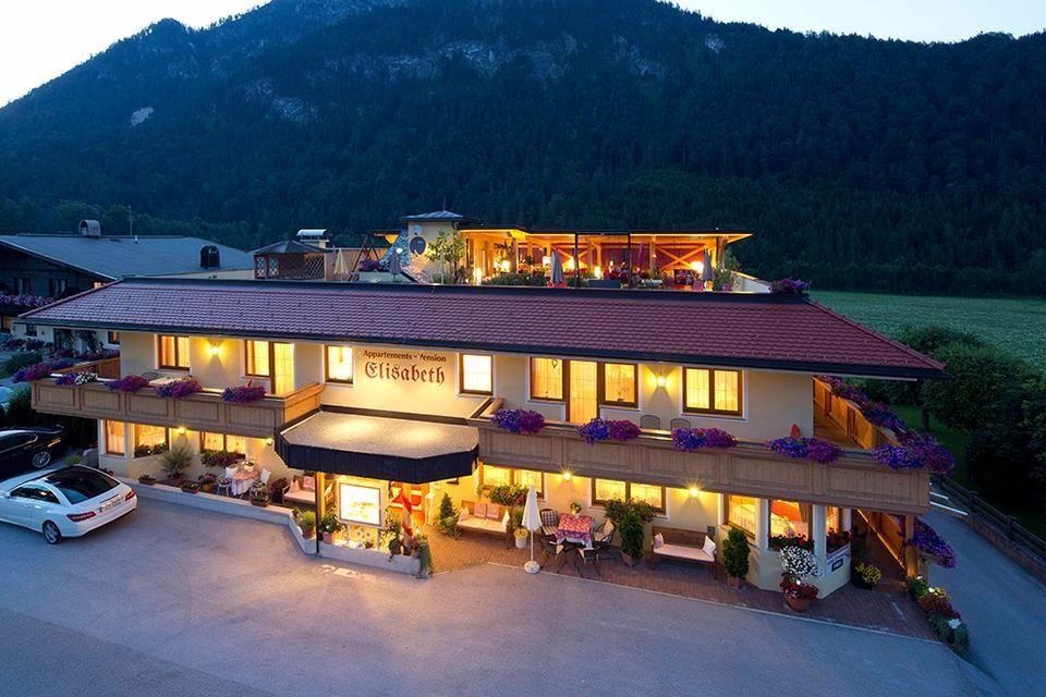Pension Elisabeth - Hausansicht Sommer