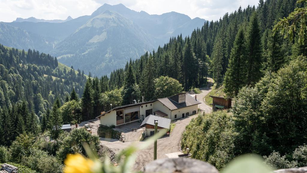 die Tiroler Steinöl® Brennerei im Bächental