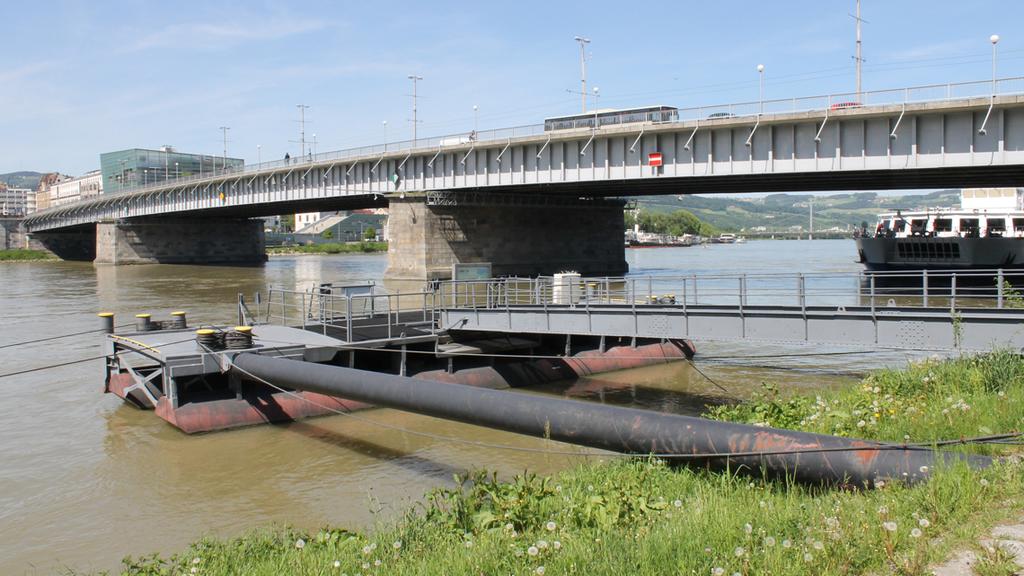 Ponton Linz Nibelungen 12