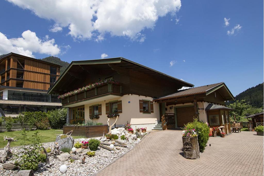 Haus Neudegger im Sommer