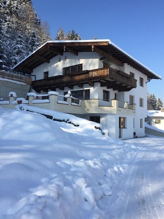 Hausansicht Winter