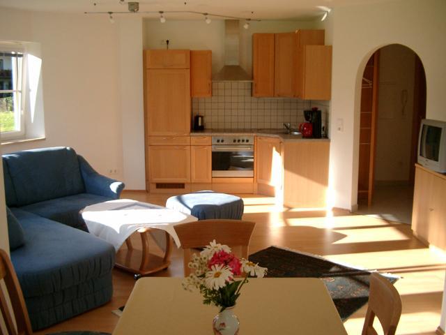 Ferienwohnung Erdgeschloss - Küche & Wohnzimmer
