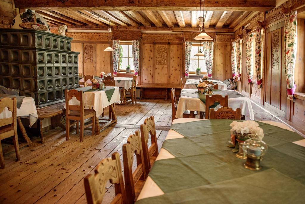 Gasthof_Alte_Wacht_Jochberg_Gaststube