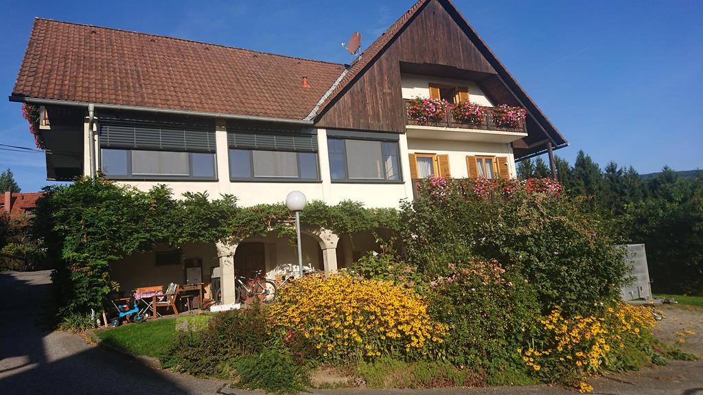 Unser Gästehaus im Sommer