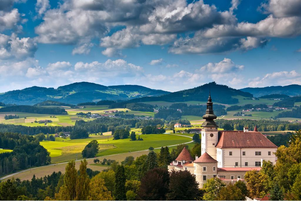 Schloss v. Ostenc_c_Richard Schramm