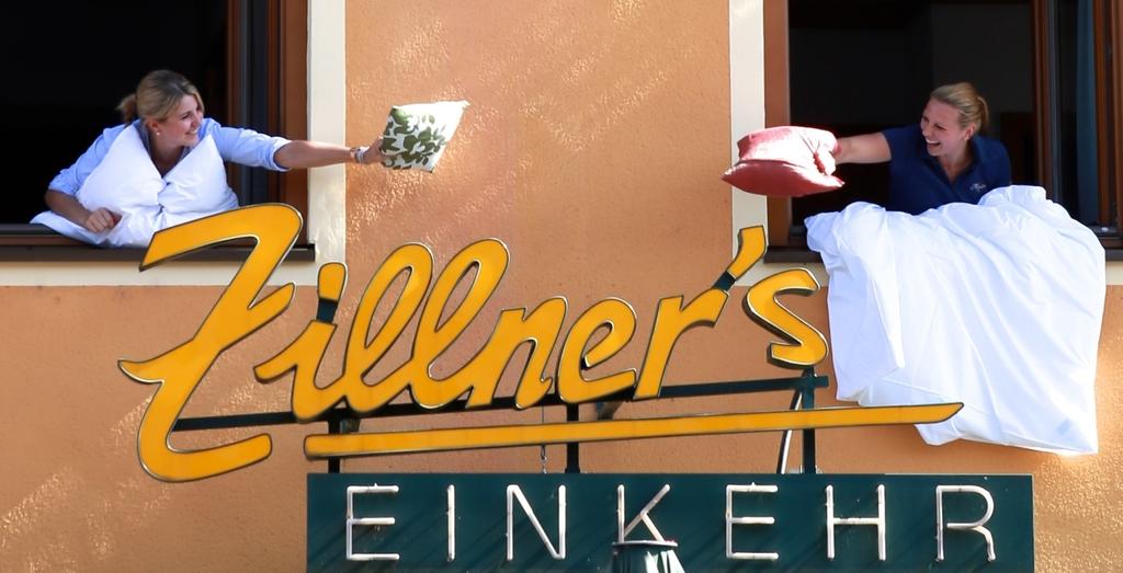 Außenansicht vom Eingang Hotel Gasthof Zillner's Einkehr Altheim
