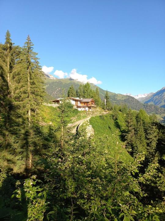 wuerfelehuette-huette-wandern-c-wuerfelehuette.jpg