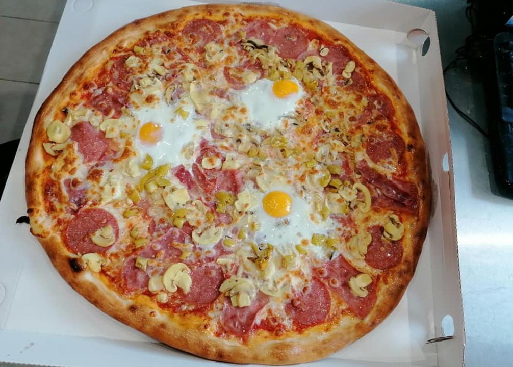 2021_Pizza_Smails_Pizzeria