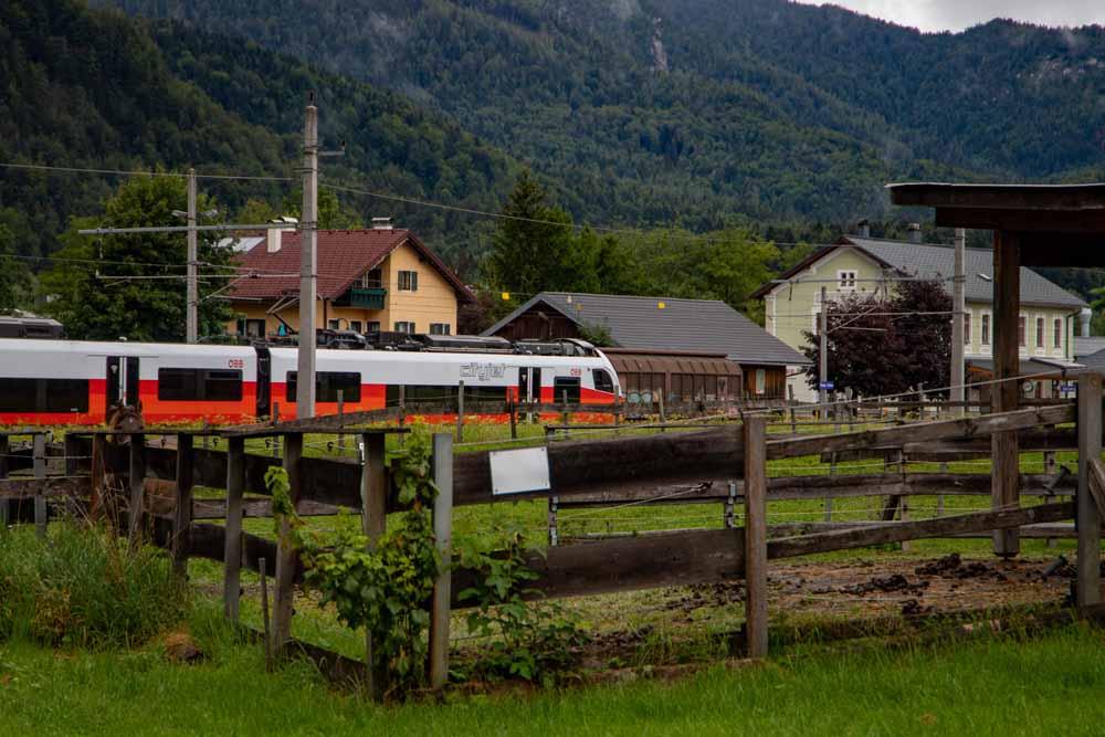 Der nahegelegene Bahnhof Steeg