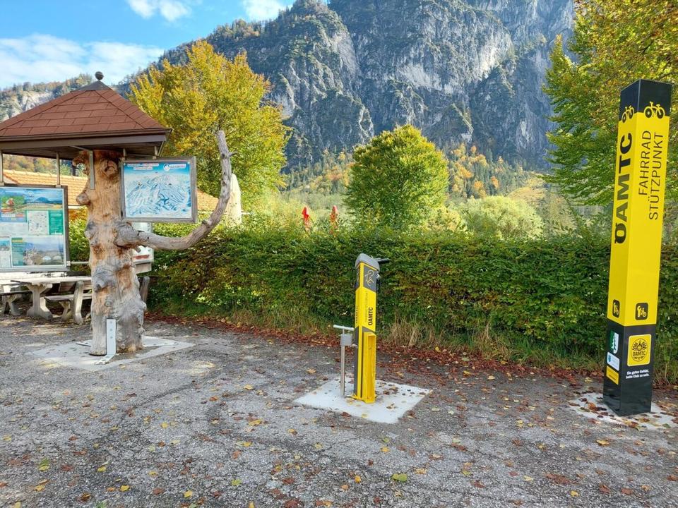 Fahrrad-St%c3%bctzpunkt Almsee