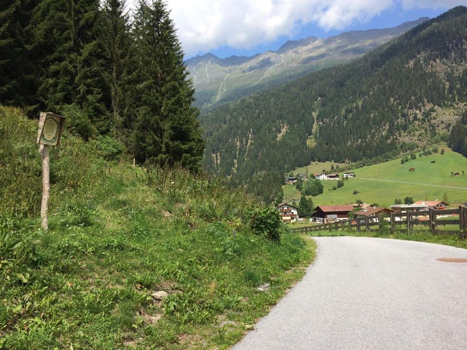 ©-TVB-Tiroler-Oberland-Kaunertal-Michael-Veit-Klima-Führer-2018-Talwanderweg-Vergötschen-Platz-2018