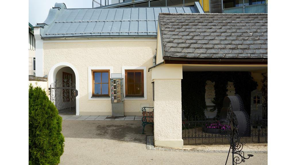 Friedhof mit Aussegnungshalle