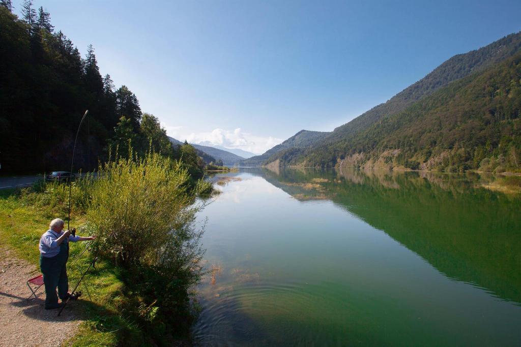Stausee_mit_Fischer