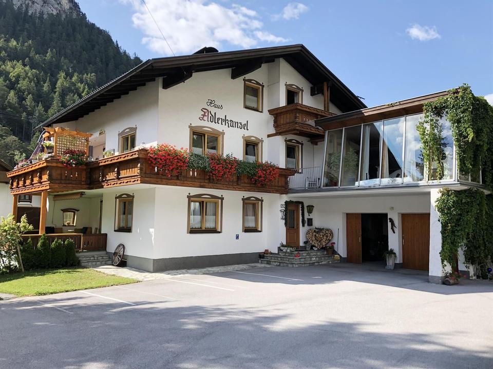 Hausansicht Haus Adlerkanzel